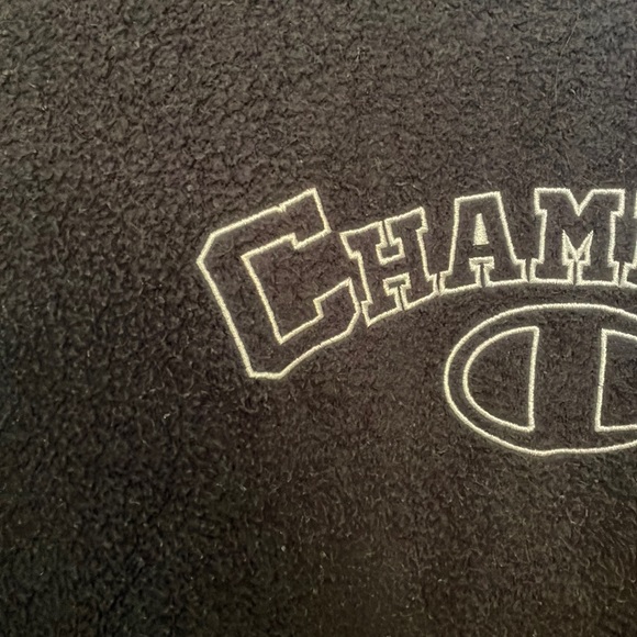 Authentic Champion Sherpa Crewneck - Picture 2 of 4